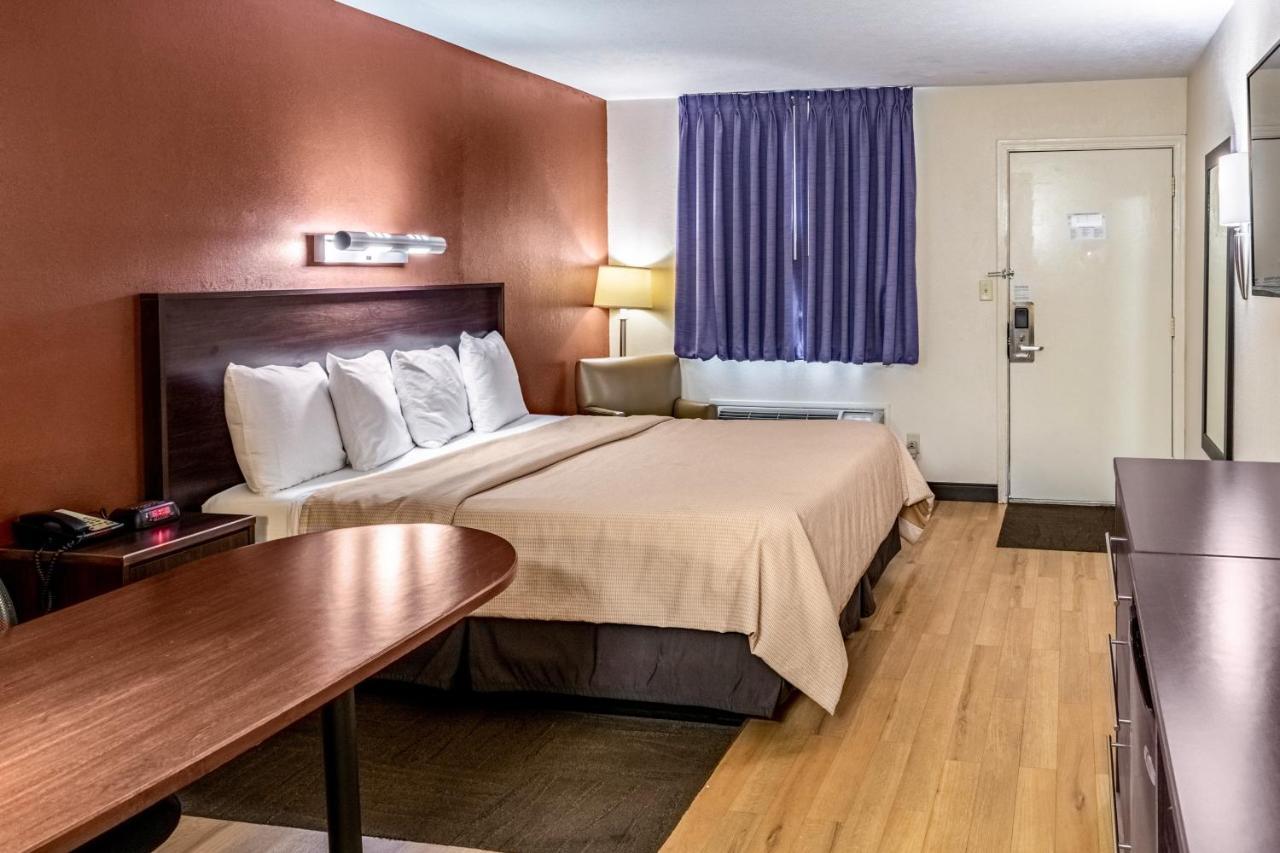 Red Roof Inn Columbus - Taylorsville Екстериор снимка