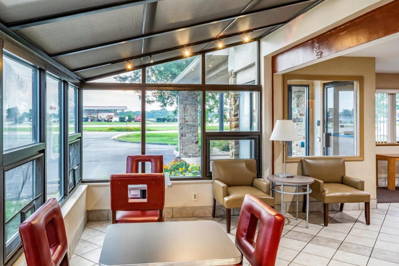 Red Roof Inn Columbus - Taylorsville Екстериор снимка