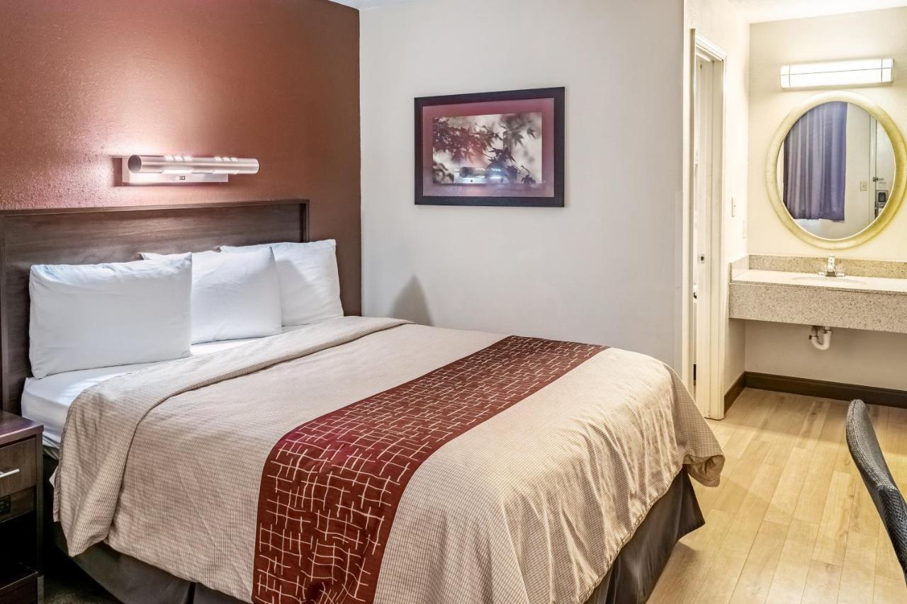 Red Roof Inn Columbus - Taylorsville Екстериор снимка