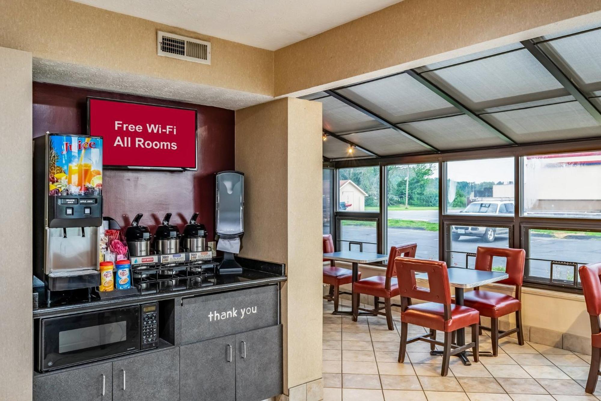 Red Roof Inn Columbus - Taylorsville Екстериор снимка
