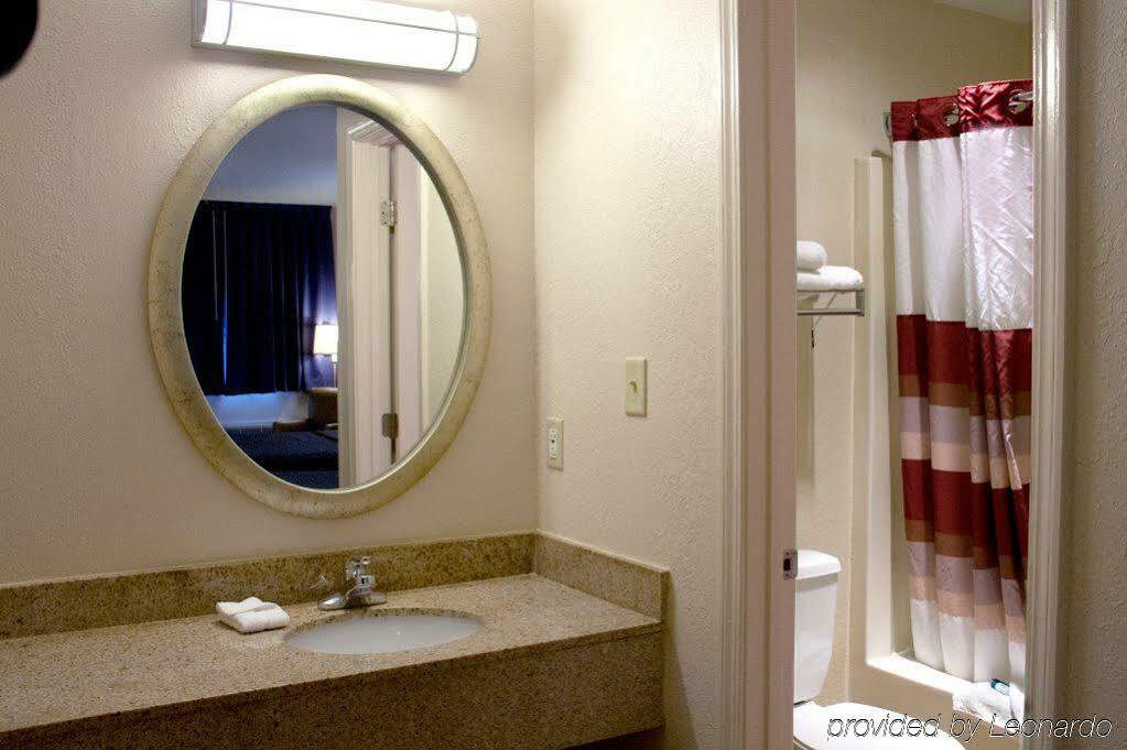 Red Roof Inn Columbus - Taylorsville Екстериор снимка